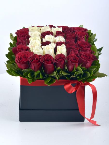 Kare kutuda harf güller